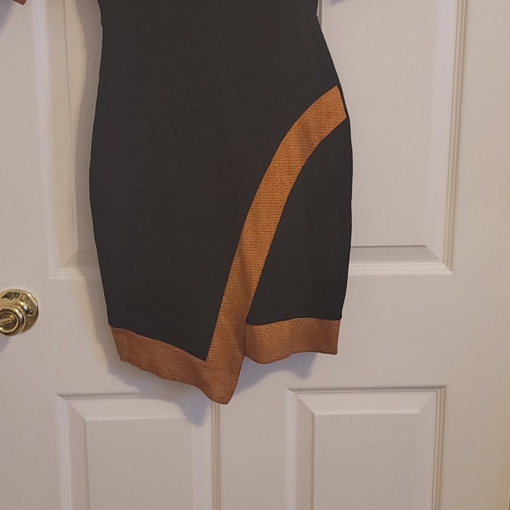 Dress - Picture 3 of 4